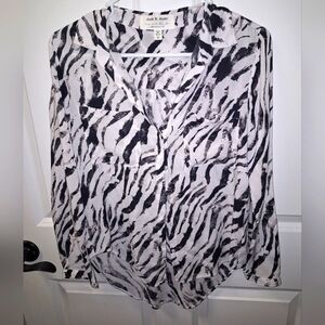A Cloth and Stone ladies long sleeve button-down semi-sheer top in an XS. Animal